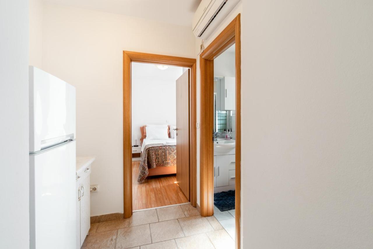 Apartments With A Parking Space Lopar, Rab - 14070 外观 照片