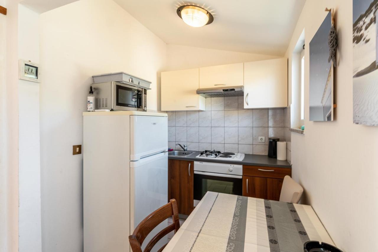 Apartments With A Parking Space Lopar, Rab - 14070 外观 照片