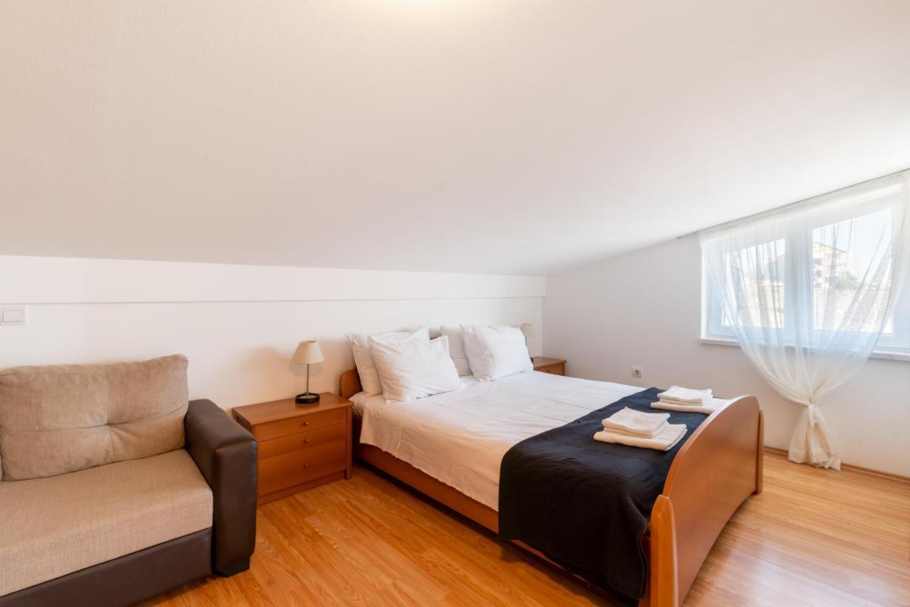 Apartments With A Parking Space Lopar, Rab - 14070 外观 照片