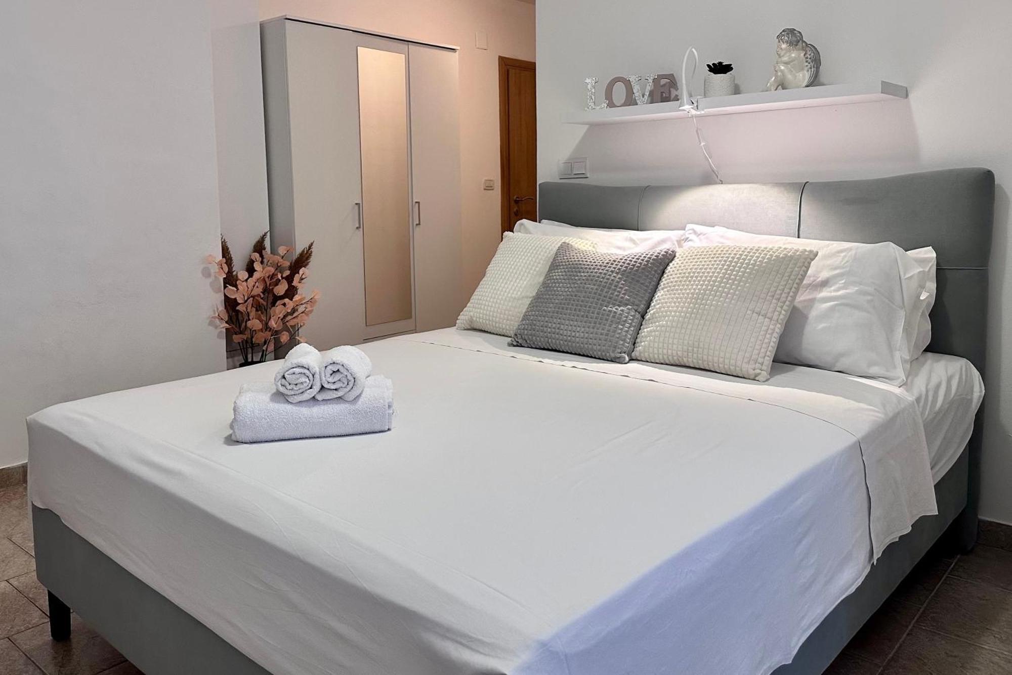 Apartments With A Parking Space Lopar, Rab - 14070 客房 照片